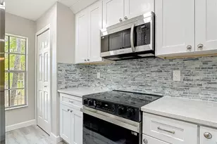 4906 Majorca Palms Dr, Fort Myers, FL 33905 - Photo 10