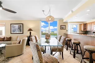 40 Seagate Dr, Naples, FL 34103 - Photo 4