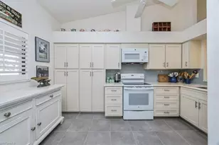 501 Lake Louise Cir, Naples, FL 34110 - Photo 4