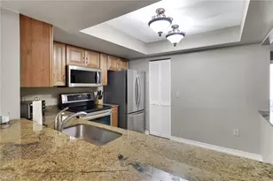 800 Meadowland Dr, Naples, FL 34108 - Photo 6