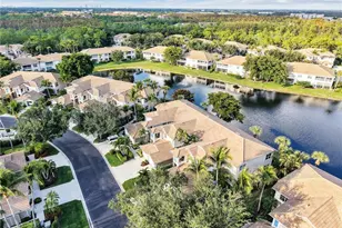 800 Carrick Bend Cir, Naples, FL 34110 - Photo 32