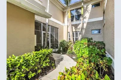 800 Carrick Bend Cir #102, Naples, FL 34110 - Photo 4