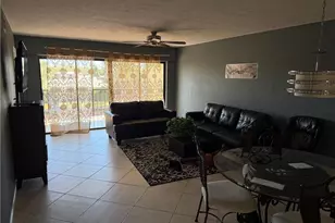 700 Valley Stream Dr, Naples, FL 34113 - Photo 4