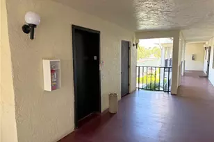 700 Valley Stream Dr, Naples, FL 34113 - Photo 6