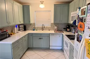 700 Valley Stream Dr, Naples, FL 34113 - Photo 4