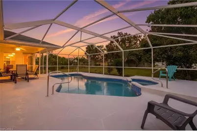 913 SE 16th St, Cape Coral, FL 33990 - Photo 2