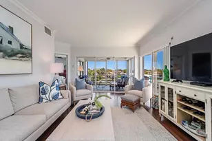 305 Park Shore Dr, Naples, FL 34103 - Photo 2