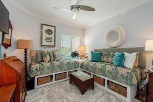 305 Park Shore Dr, Naples, FL 34103 - Photo 14