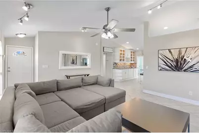 1061 15th St SW, Naples, FL 34117 - Photo 8