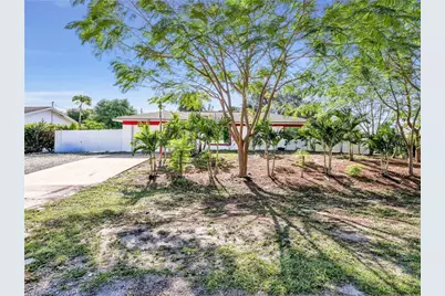 4590 28th Ave SW, Naples, FL 34116 - Photo 2