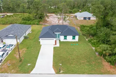 3121 71st St W, Lehigh Acres, FL 33971 - Photo 4