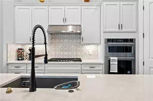 9811 Everglades Dr, Naples, FL 34120 - Photo 10