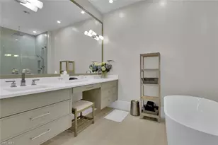 201 8th St S, Naples, FL 34102 - Photo 18