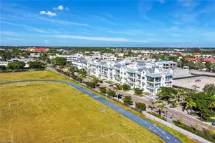 201 8th St S, Naples, FL 34102 - Photo 36