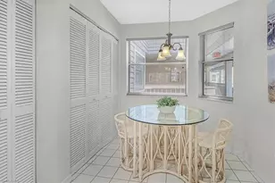 660 Wiggins Bay Dr, Naples, FL 34110 - Photo 8