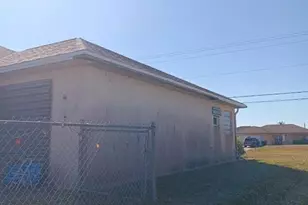 1017 Nelson Rd N, Cape Coral, FL 33993 - Photo 10