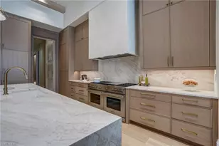 436 Putter Point Ct, Naples, FL 34103 - Photo 10