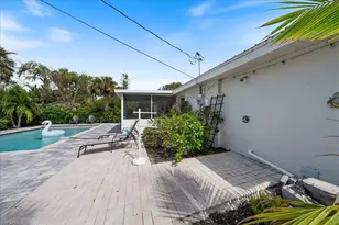 1280 Embassy Ln, Naples, FL 34104 - Photo 18