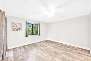 219 Fox Glen Dr, Naples, FL 34104 - Photo 10