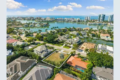 3670 Crayton Rd, Naples, FL 34103 - Photo 10