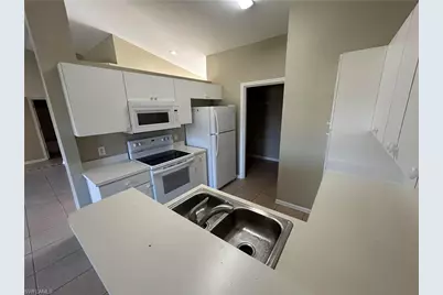 813 SW 10th Pl, Cape Coral, FL 33991 - Photo 6