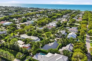 245 5th St N, Naples, FL 34102 - Photo 10