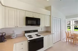 7360 Glenmoor Ln, Naples, FL 34104 - Photo 8