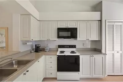 7360 Glenmoor Ln #4306, Naples, FL 34104 - Photo 6