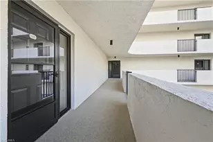 11 Bluebill Ave, Naples, FL 34108 - Photo 36