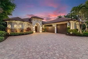 7717 Trent Ct, Naples, FL 34113 - Photo 2
