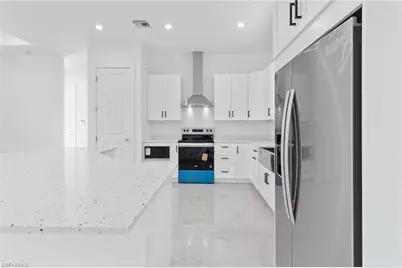 1081 Desoto Blvd S, Naples, FL 34117 - Photo 6