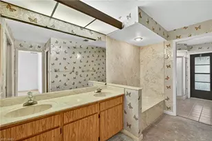 6811 Sandalwood Ln, Naples, FL 34109 - Photo 22