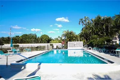 5 High Point Cir W #301, Naples, FL 34103 - Photo 4