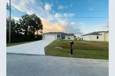 2512 20th St SW, Lehigh Acres, FL 33976 - Photo 2