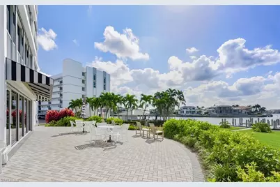 250 Park Shore Dr E #101, Naples, FL 34103 - Photo 34
