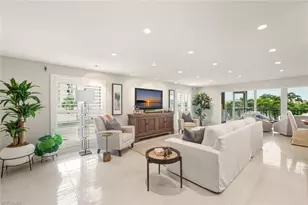 250 Park Shore Dr E, Naples, FL 34103 - Photo 6