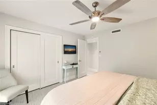 250 Park Shore Dr E, Naples, FL 34103 - Photo 26