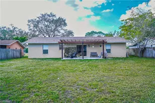 3300 Valencia Dr, Naples, FL 34120 - Photo 24