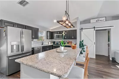 3300 Valencia Dr, Naples, FL 34120 - Photo 8