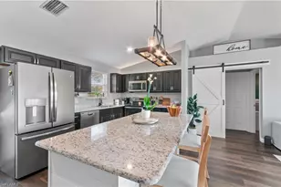 3300 Valencia Dr, Naples, FL 34120 - Photo 8