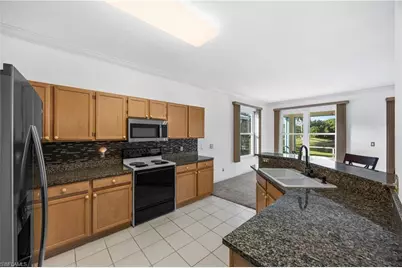 223 Stanhope Cir, Naples, FL 34104 - Photo 10
