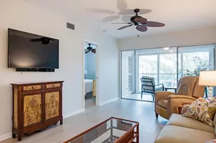 218 Banyan Blvd, Naples, FL 34102 - Photo 4