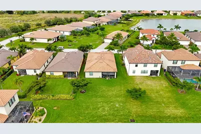 12952 Broomfield Ln, Fort Myers, FL 33913 - Photo 32