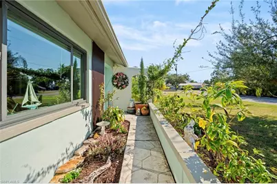 95 Cardinal Dr, North Fort Myers, FL 33917 - Photo 4