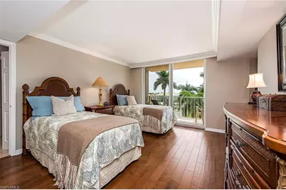 10701 Gulf Shore Dr #502, Naples, FL 34108 - Photo 8