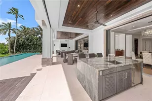 1365 Spyglass Ln, Naples, FL 34102 - Photo 8