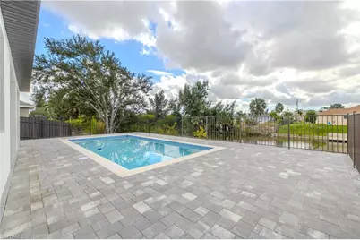 1820 SW 2nd St, Cape Coral, FL 33991 - Photo 12