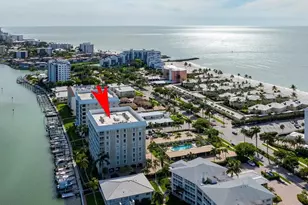 2750 Gulf Shore Blvd N, Naples, FL 34103 - Photo 2