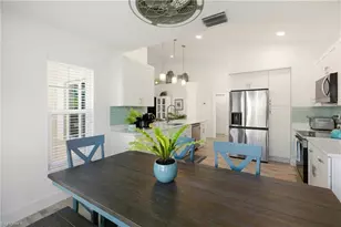 688 Wiggins Lake Dr, Naples, FL 34110 - Photo 16