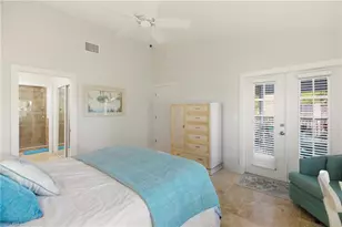 688 Wiggins Lake Dr, Naples, FL 34110 - Photo 28